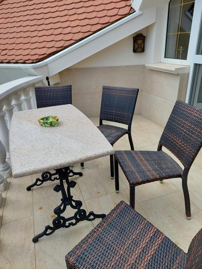 Gombos Apartman Apartment Hajduszoboszlo Luaran gambar