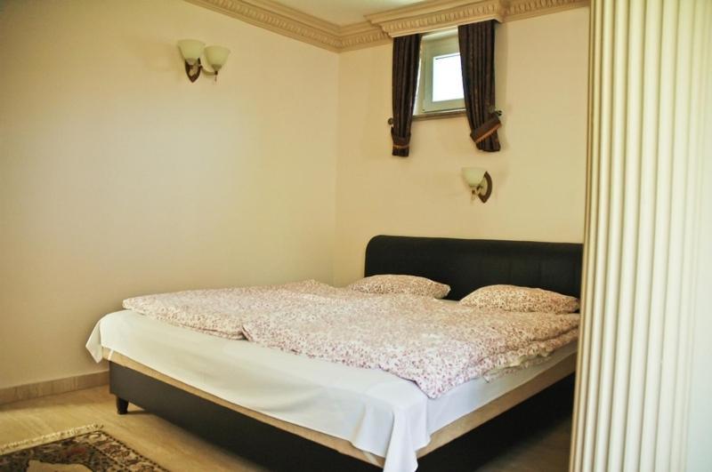 Gombos Apartman Apartment Hajduszoboszlo Bilik gambar