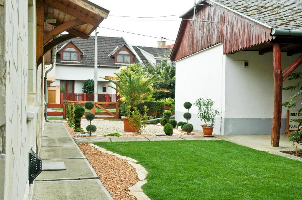 Gombos Apartman Apartment Hajduszoboszlo Luaran gambar